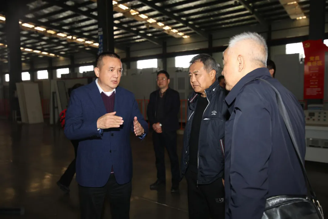 看見(jiàn)未來(lái)，才有未來(lái)?——中國(guó)服務(wù)型制造產(chǎn)業(yè)聯(lián)盟專(zhuān)家印建安一行赴大禹電氣考察指導(dǎo)